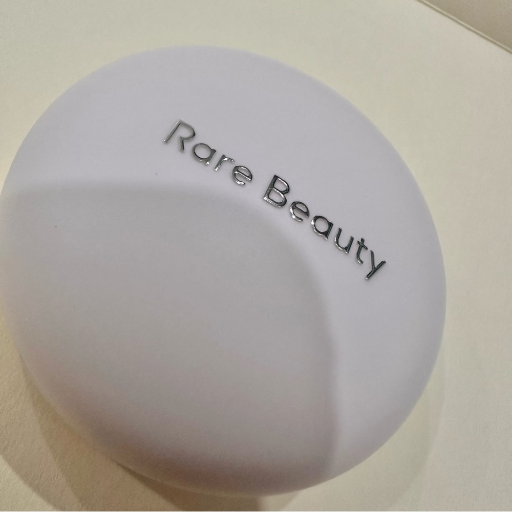 Rare Beauty by Selena Gomez 
Soft Pinch Luminous Powder Blush HOPE - Picture 3 of 6